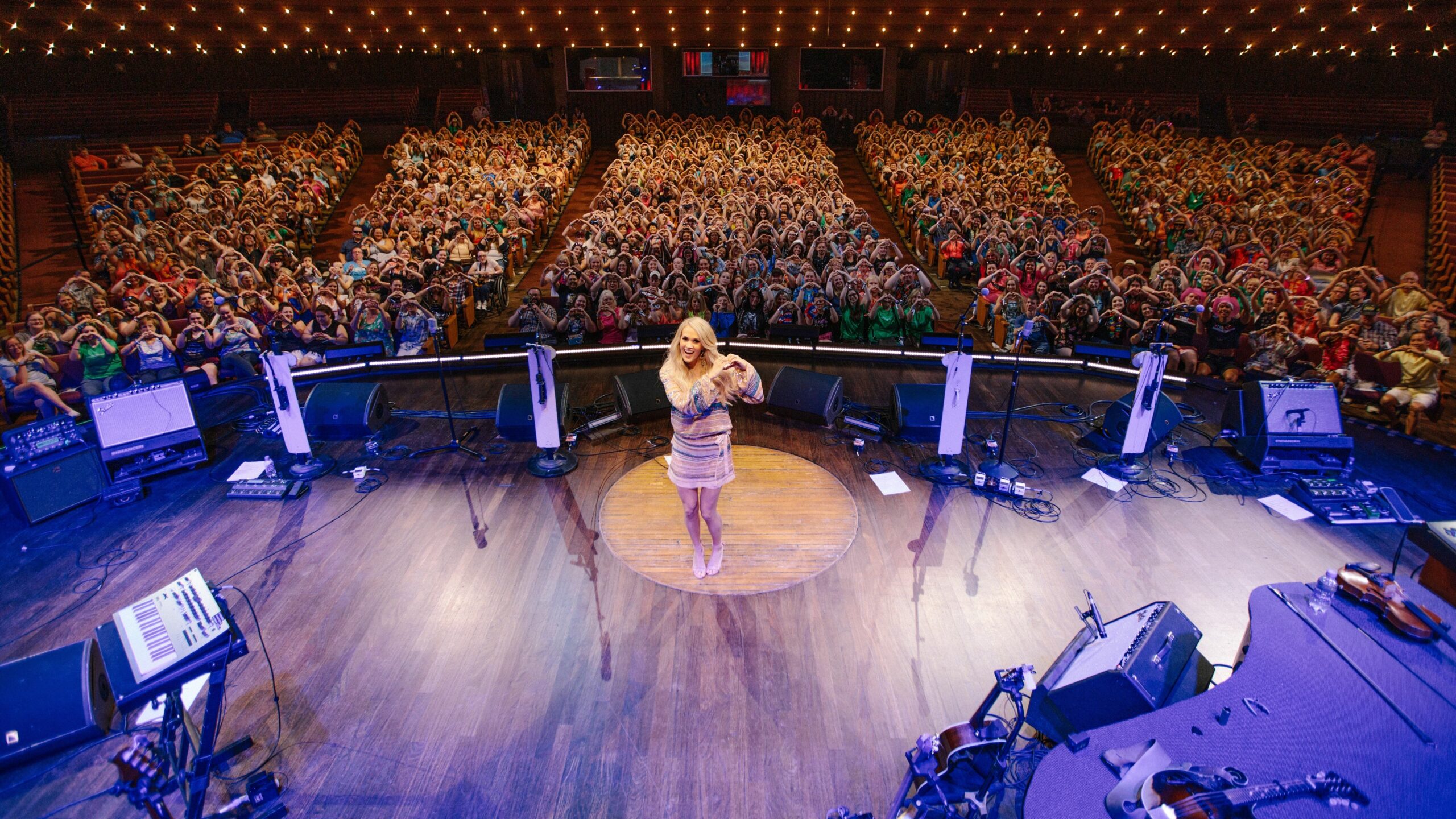 Join Carrie Underwood Join Carrie Underwood